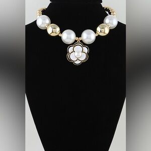 Blooming Pearl Rose Beaded Necklace
